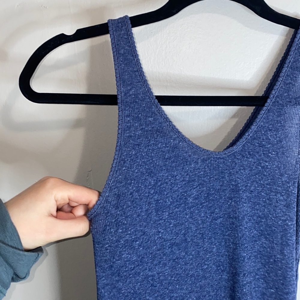 🌵Lightweight Blue ribbed pattern tank top!